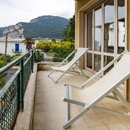 Casa Romeo Appartamento Con Posto Auto 菲纳莱利古雷 外观 照片