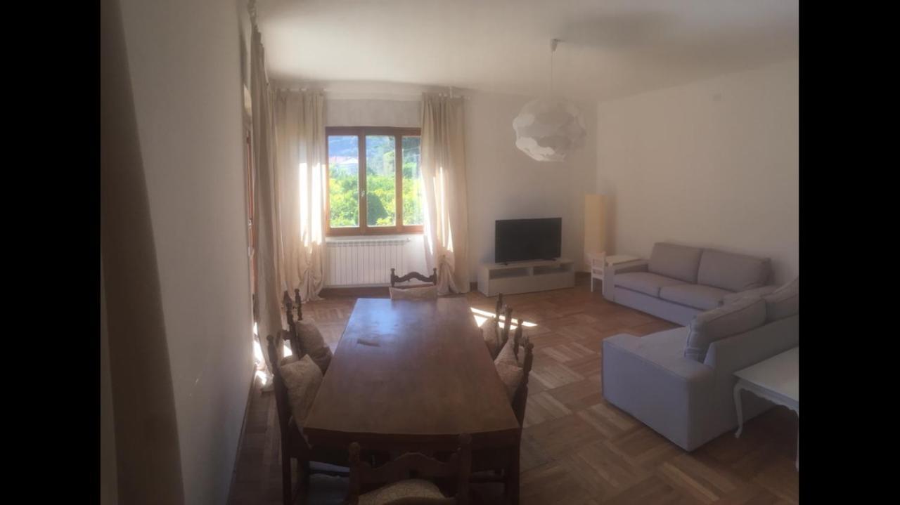 Casa Romeo Appartamento Con Posto Auto 菲纳莱利古雷 外观 照片