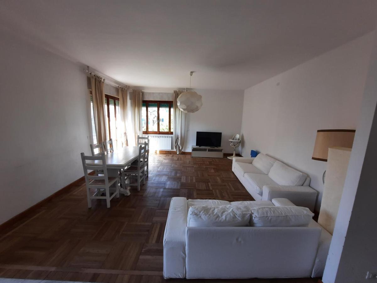 Casa Romeo Appartamento Con Posto Auto 菲纳莱利古雷 外观 照片