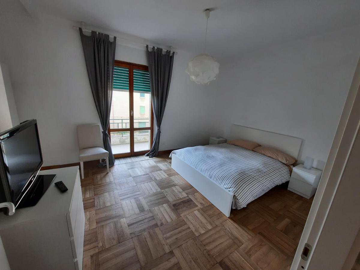 Casa Romeo Appartamento Con Posto Auto 菲纳莱利古雷 外观 照片