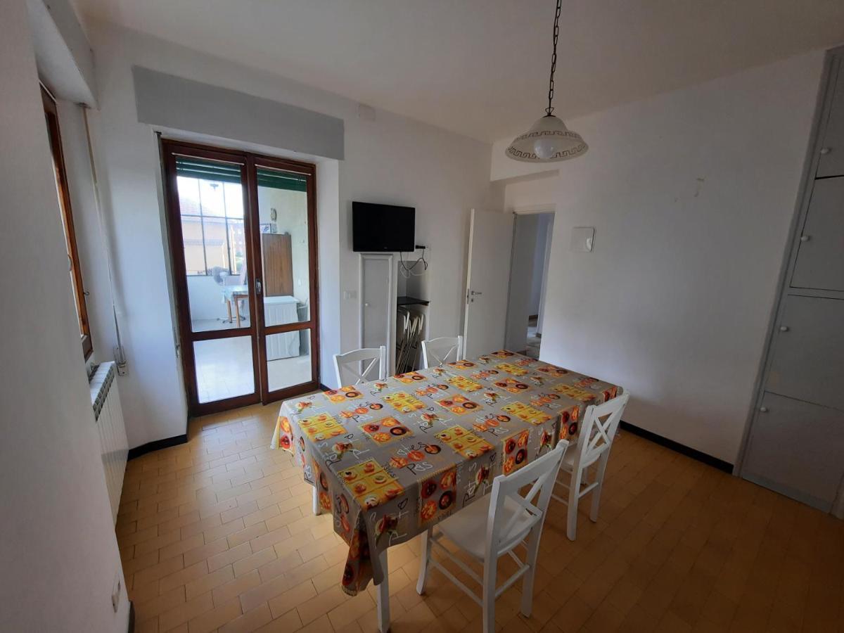 Casa Romeo Appartamento Con Posto Auto 菲纳莱利古雷 外观 照片