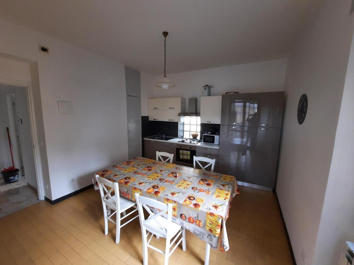 Casa Romeo Appartamento Con Posto Auto 菲纳莱利古雷 外观 照片