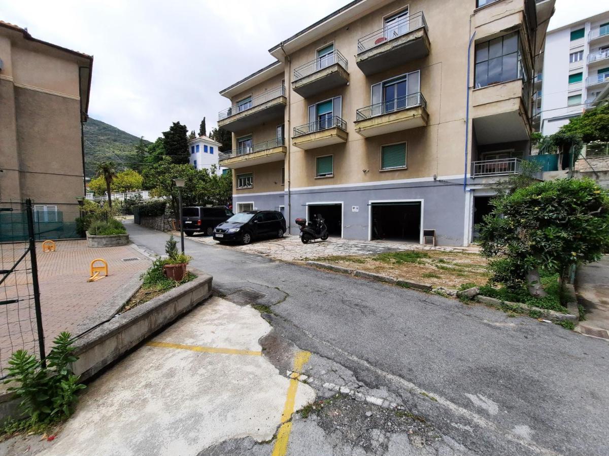 Casa Romeo Appartamento Con Posto Auto 菲纳莱利古雷 外观 照片