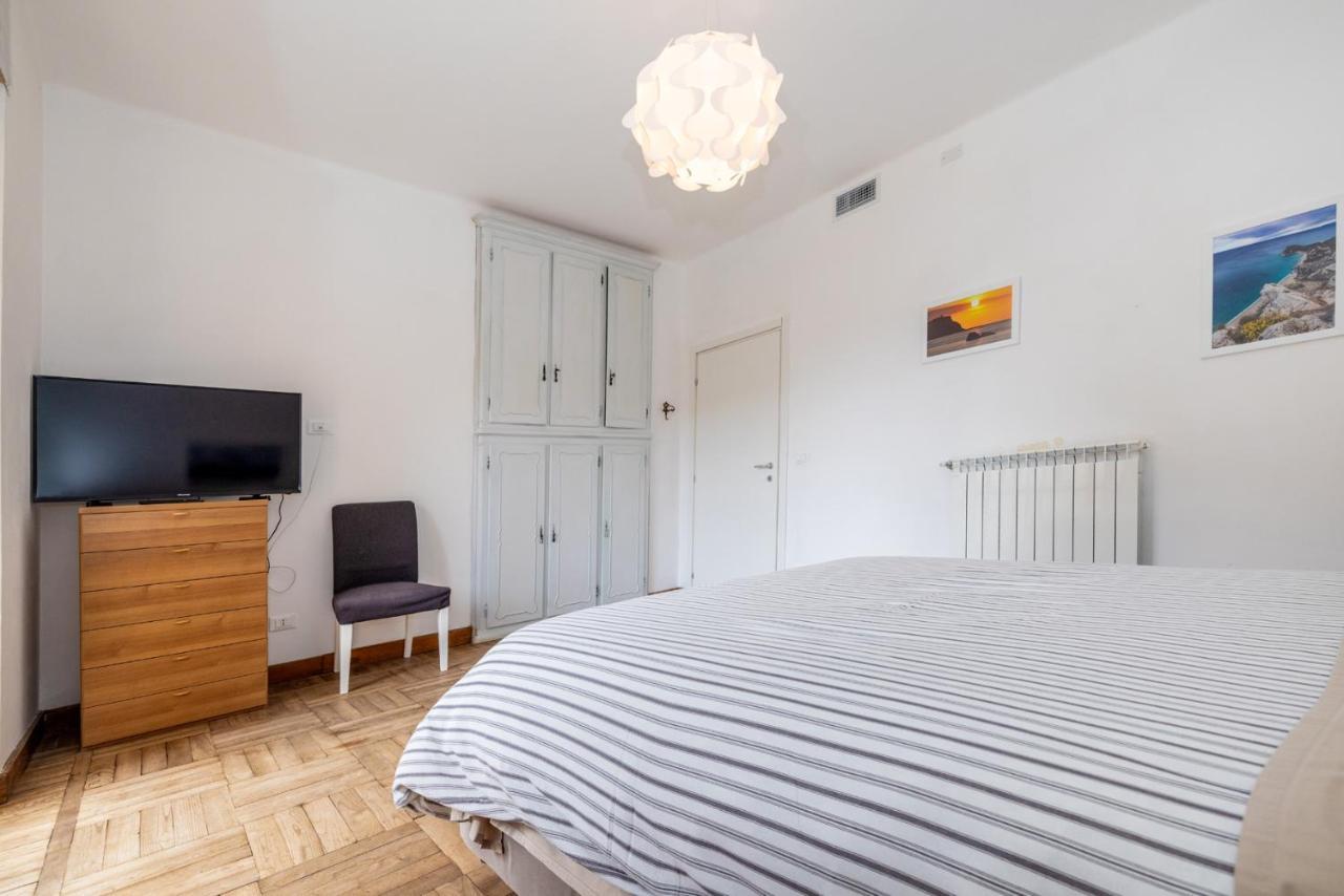Casa Romeo Appartamento Con Posto Auto 菲纳莱利古雷 外观 照片