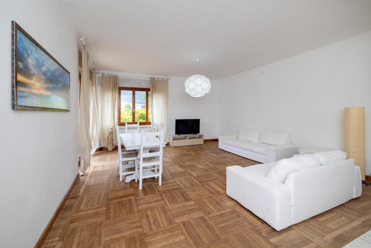 Casa Romeo Appartamento Con Posto Auto 菲纳莱利古雷 外观 照片