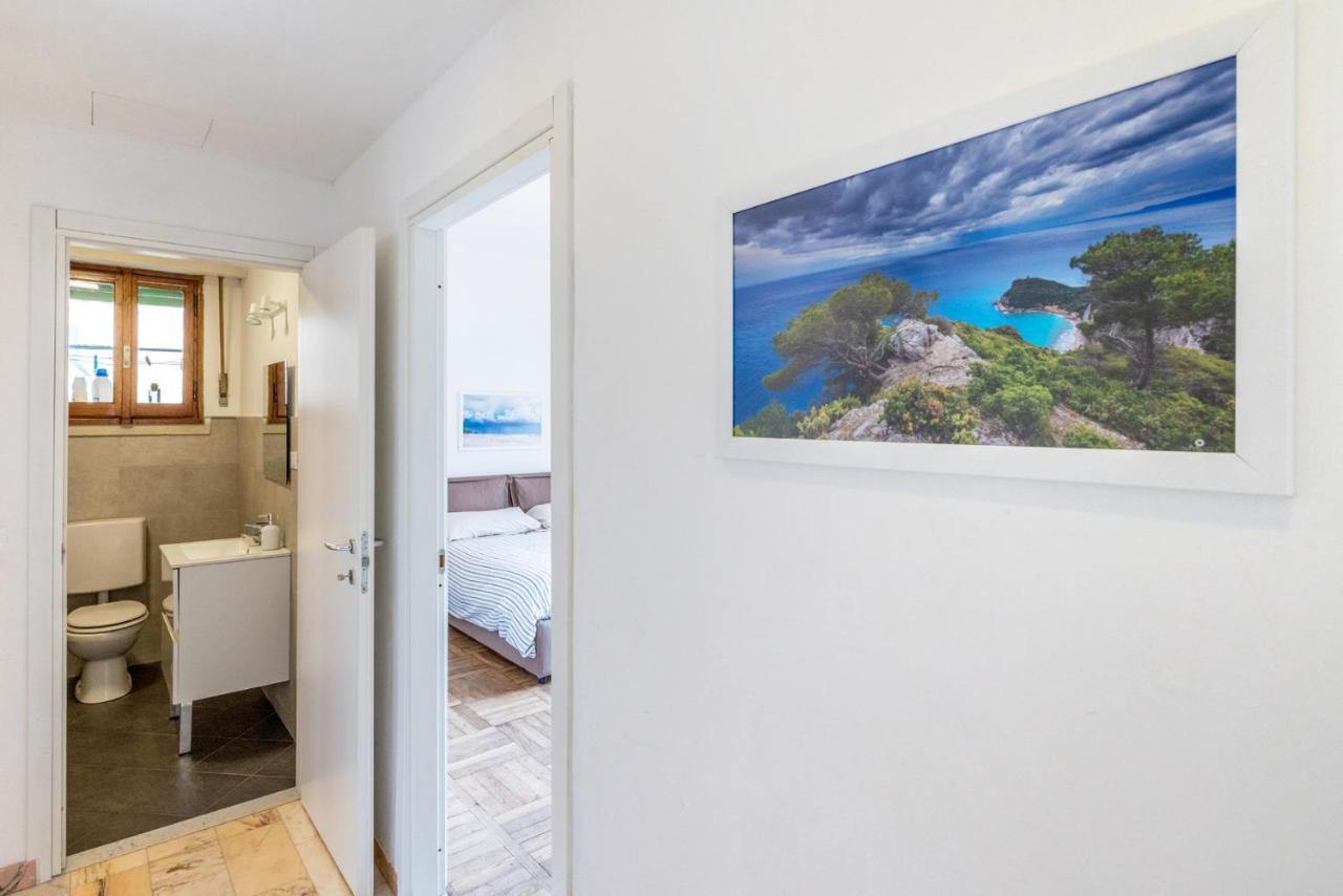 Casa Romeo Appartamento Con Posto Auto 菲纳莱利古雷 外观 照片