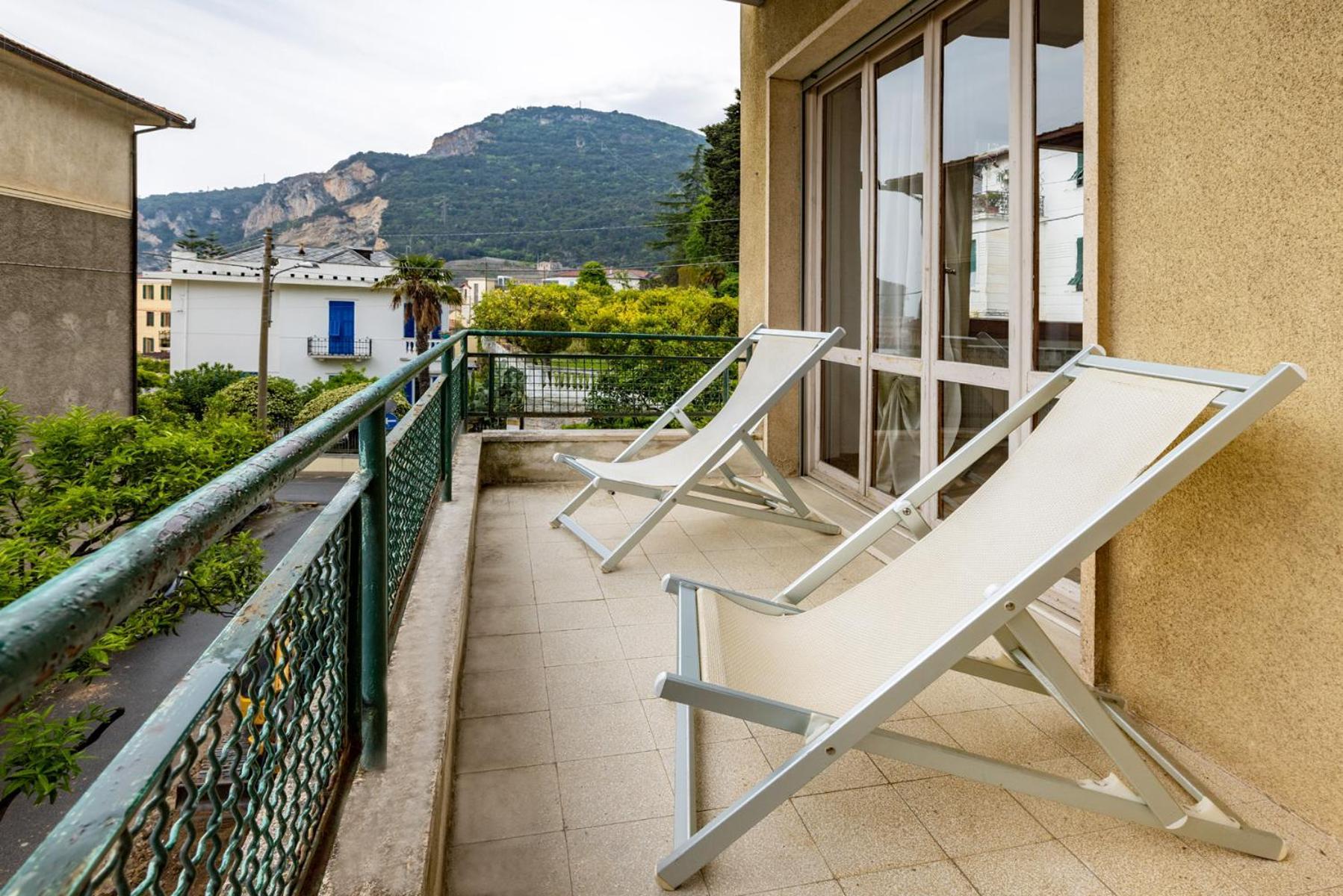 Casa Romeo Appartamento Con Posto Auto 菲纳莱利古雷 外观 照片
