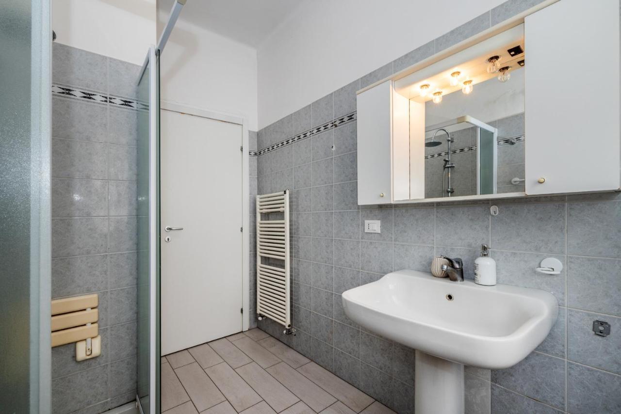 Casa Romeo Appartamento Con Posto Auto 菲纳莱利古雷 外观 照片